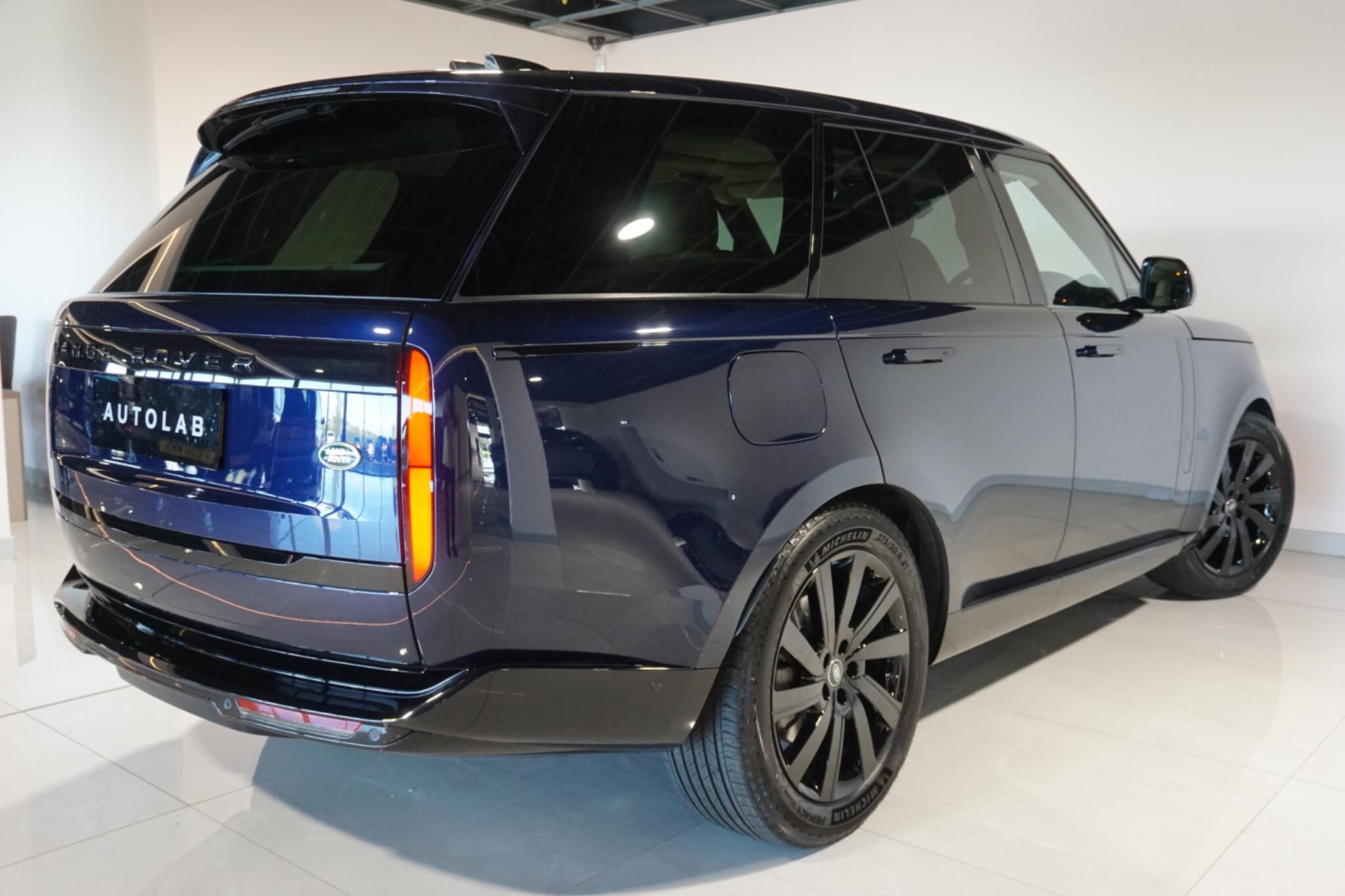 Land Rover Range Rover 3.0 D300 MHEV SE SUV 5dr Diesel Auto 4WD Euro 6 (s/s) (300 ps)